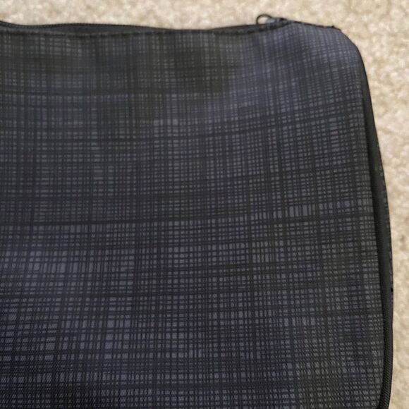 Thirty-One Gray Makeup Bag Tote Black Classic Travel Pouch Handbag Organizer - Picture 3 of 6